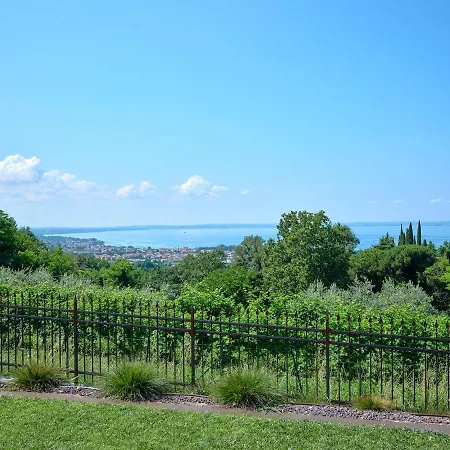 فيلة Villasgarda -