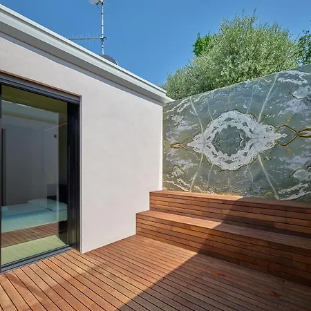 Villa Villasgarda - *